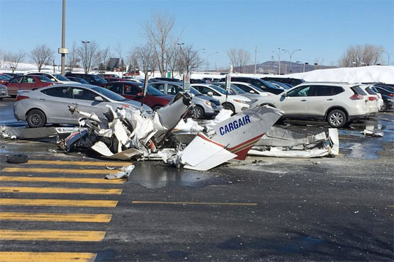 Planes collide over Canada shopping mall, killing one