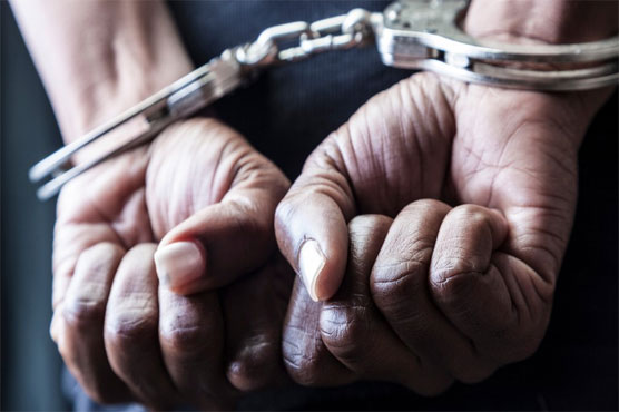 Robber breaks leg, calls for help, gets arrested