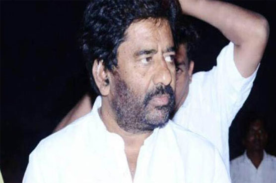 Shiv Sena MP admits hitting air steward 25 times with slipper