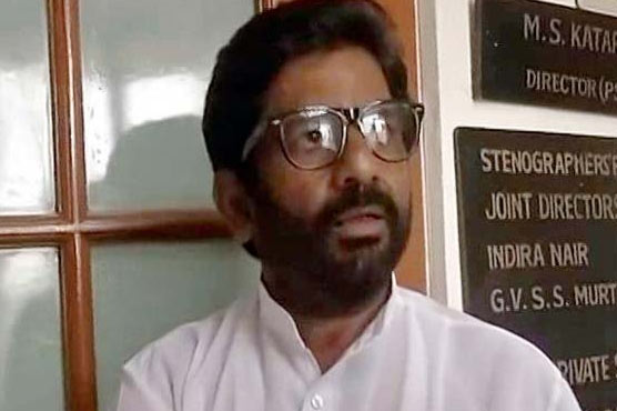 Indian airline bars Shiv Sena lawmaker after shoe attack