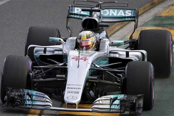 Formula One: Hamilton fights off Vettel to grab Aussie GP pole