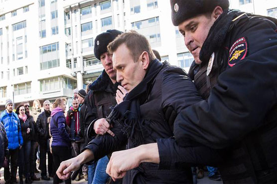 Opposition leader among hundreds arrested at Moscow protest