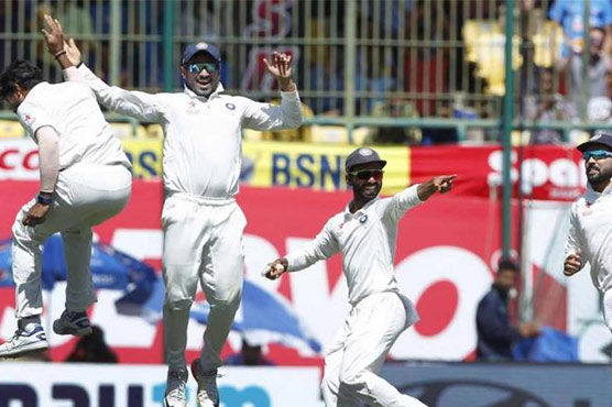 India set for win after Australian batting collapse