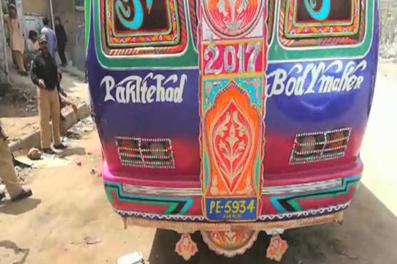 Policeman behind attack on passenger bus in Karachi's Nazimabad arrested, case filed