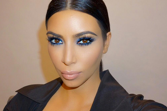 Selfie exhibit: Kardashian aligned with two yesteryear geniuses