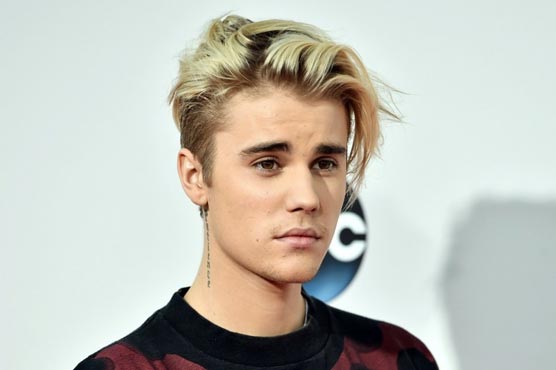 Justin Bieber faces fine over Brazil wall-tagging