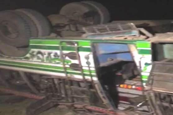 5 killed, 20 injured as bus turns turtle in Faisalabad