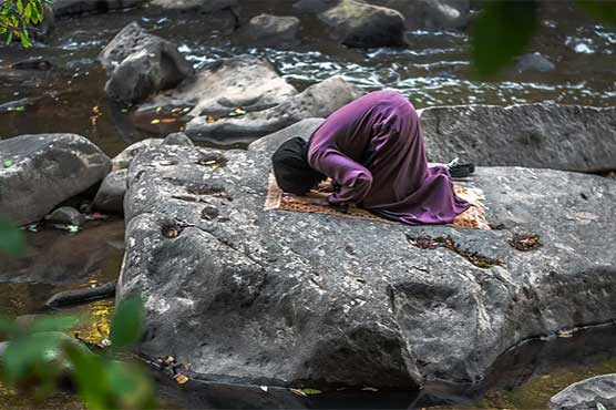 'Places You'll Pray': Muslims share photos of praying at stunning locations
