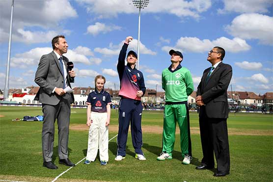 Ireland bowl against England in 2nd ODI