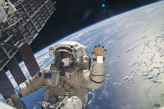 Water leak delays historic 200th spacewalk