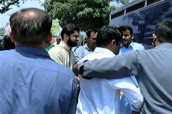 کراچی: بارود سے گیس لائن اڑانے کا مقدمہ درج، 4 مشتبہ افراد گرفتار