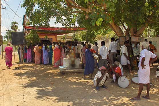 Indian villagers kill six men over kidnapping rumour