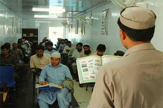 خیبر پختونخوا حکومت نے قیدیوں کو پڑھانے کا بیڑا اٹھا لیا