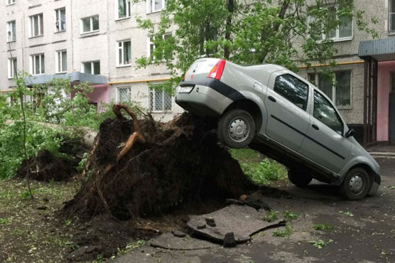 Violent storm kills 13 in Moscow area