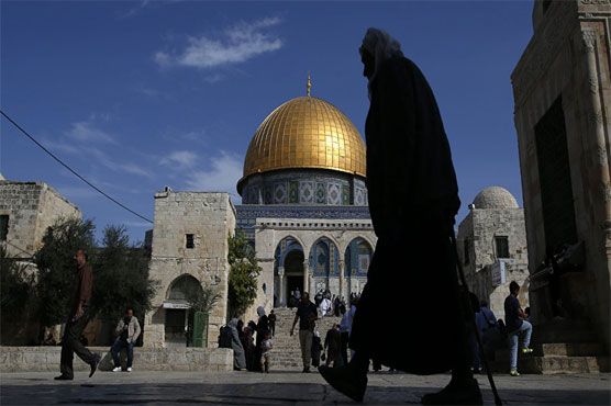Hundreds of Jews storm Al-Aqsa mosque, violate its sanctity