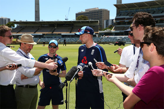 Root urges England 'character' under Ashes barrage
