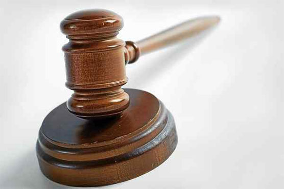 Ohio man flees court at sentencing, crashes car