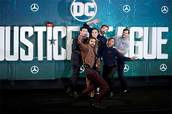 'Justice League' must battle film critics as well as villains