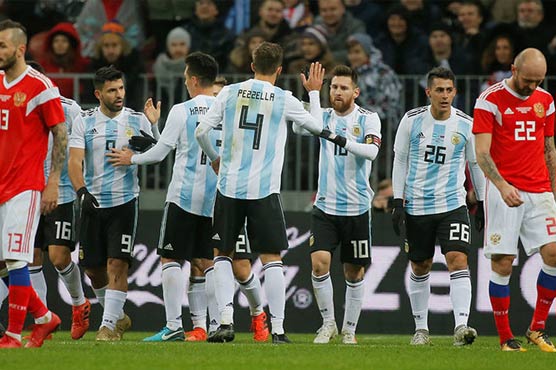Aguero seals Argentina win over Russia