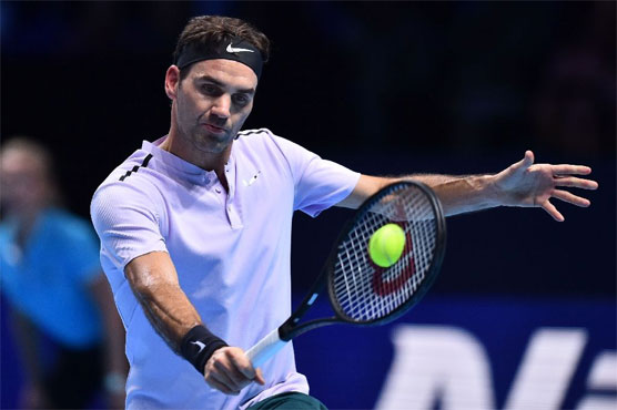 Tennis: Federer beats Zverev to reach last four at ATP Finals