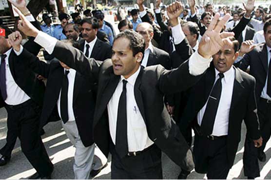 Quetta: Lawyers protest against murder of SP Muhammad Ilyas, his family