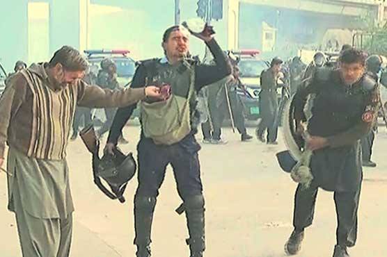 Faizabad sit-in: Stern resistance as locals join protesters