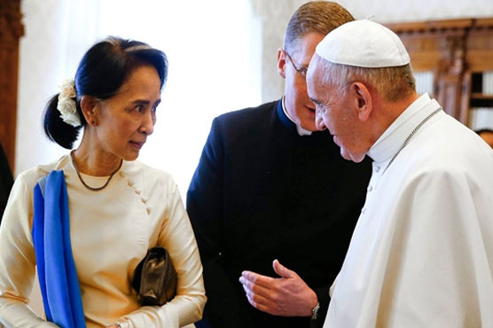 Pope meets Myanmar's Suu Kyi as Rohingya crisis looms large