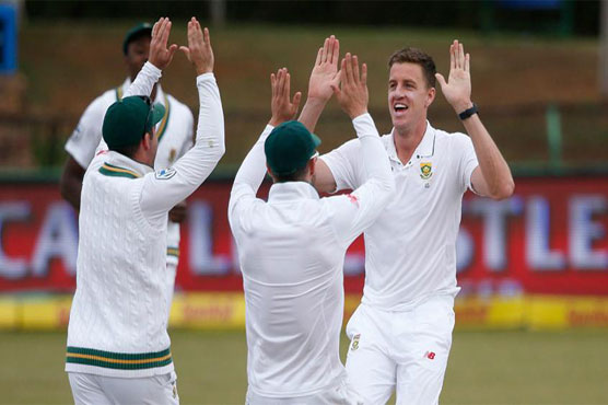 Injured Morkel strikes as rain halts South Africa victory push