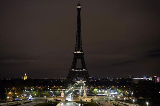 Eiffel Tower goes dark for Las Vegas victims