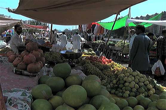 Gulistan-e-Jauhar markets empty as 'knife attacker' still at large