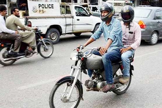 Knife attacks: Wearing helmet creates difficulties for bikers