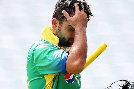 Both openers down as Pakistan tries to consolidate in first Sri Lanka ODI