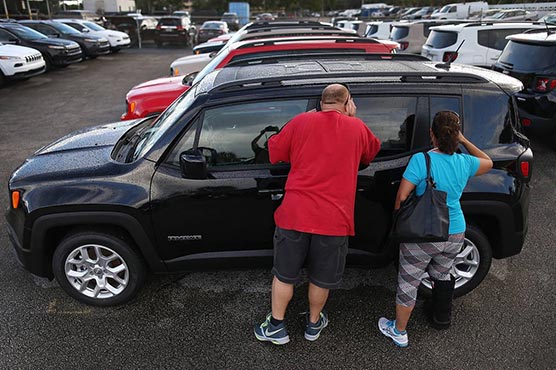 Revived auto sales send US retail to 2-year-high