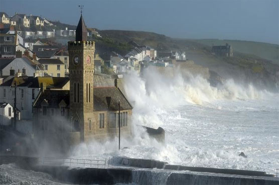 Three killed, 360,000 without power as freak storm hits Ireland