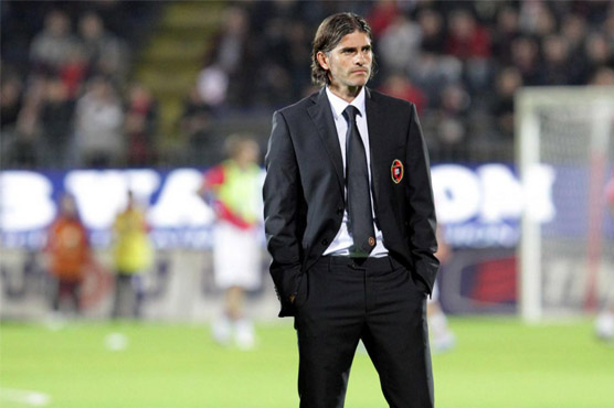 Ex-Uruguay defender Lopez named Cagliari coach