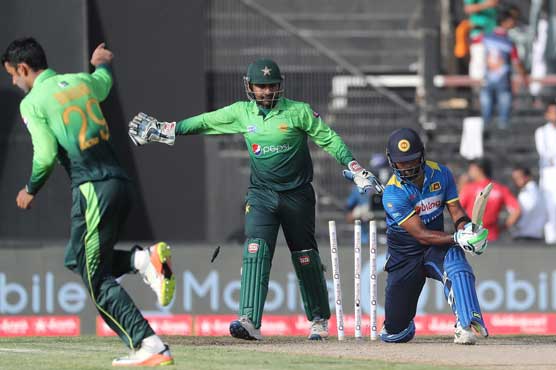 Pakistan three down chasing target of 174 against Sri Lanka in 4th ODI