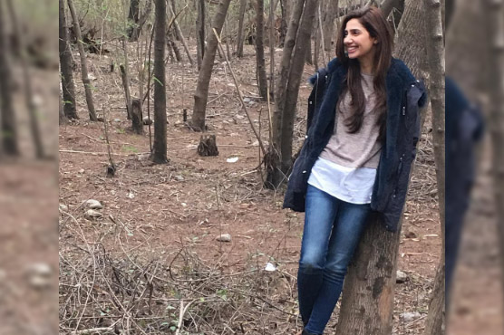 PHOTO: Mahira pictured in Istanbul with Indian actor Abhilash Kumar