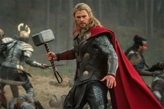 Thor finds his funny side as apocalypse nears in 'Ragnarok'