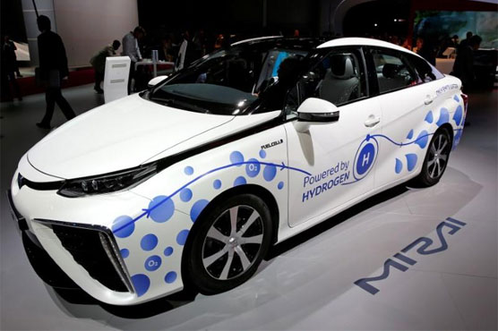 Hydrogen fuel-cell car push 'dumb'? Toyota makes a case for the Mirai