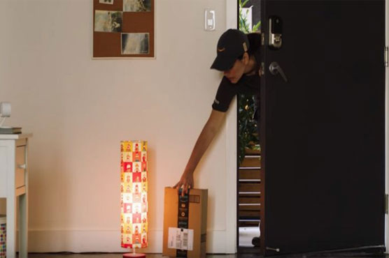 Amazon stretches delivery arm inside houses