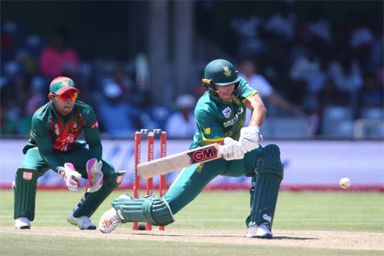 Phehlukwayo strikes key blow as South Africa beat Bangladesh