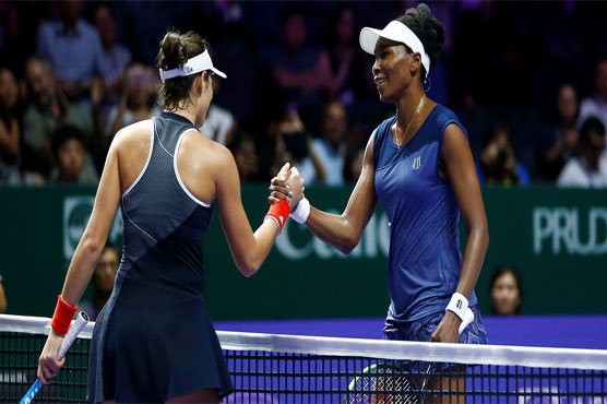 Tennis: Williams stuns Muguruza to keep year-end bid alive