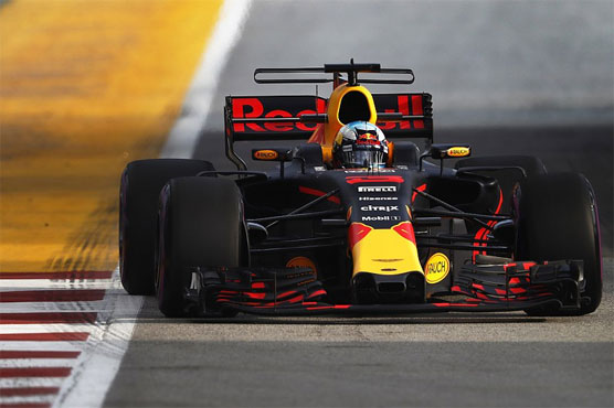 Formula One: Ricciardo outpaces spinning Hamilton in Mexico
