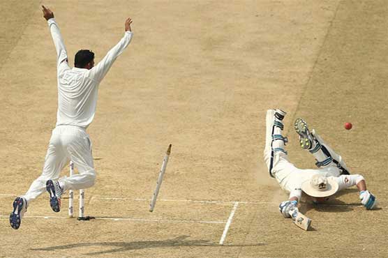 Play resumes in Bangladesh-Australia Test