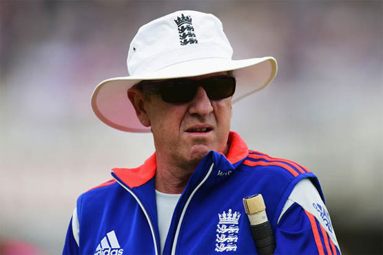 Bayliss defiant ahead of Ashes as England problems persist