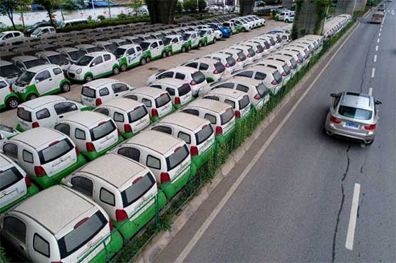 China mulls petrol car ban, boosting electric vehicles