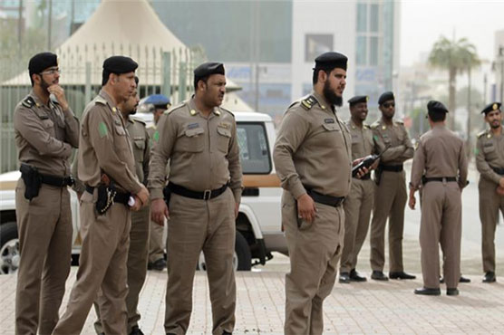 Saudi Arabia says foils IS bomb, foreign spying plots