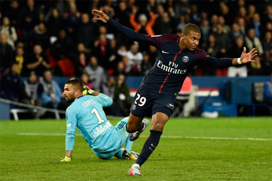 Football: Mbappe makes winning Parc des Princes debut