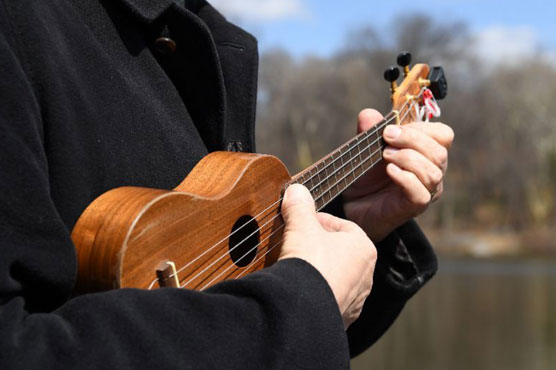 Popularizing the ukulele, with mischievous punk spirit