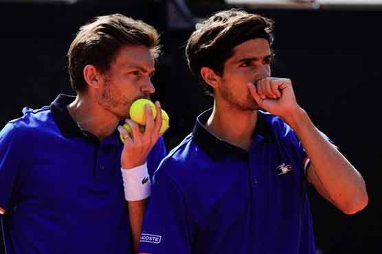 French win doubles to lead Italy in Davis Cup